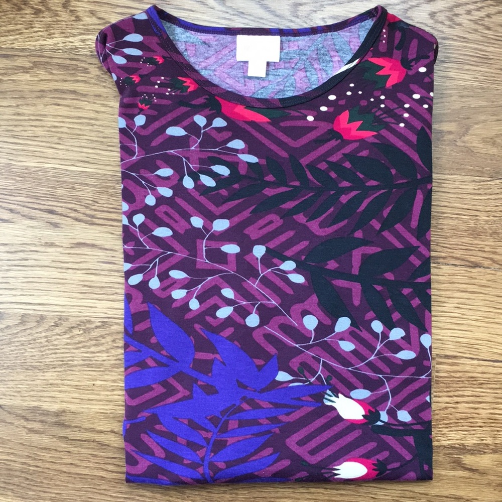 NWOT Lularoe Irma 🌺